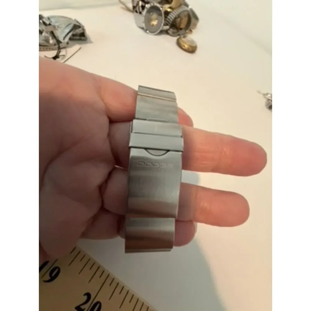 Vtg. Casio AW-61 1750 analog-Digital watch with square case